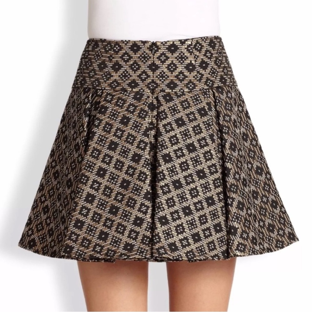 LIKE NEW Nanette Lepore Elegant Black and Tan Patterned Pleated Skirt Size 6